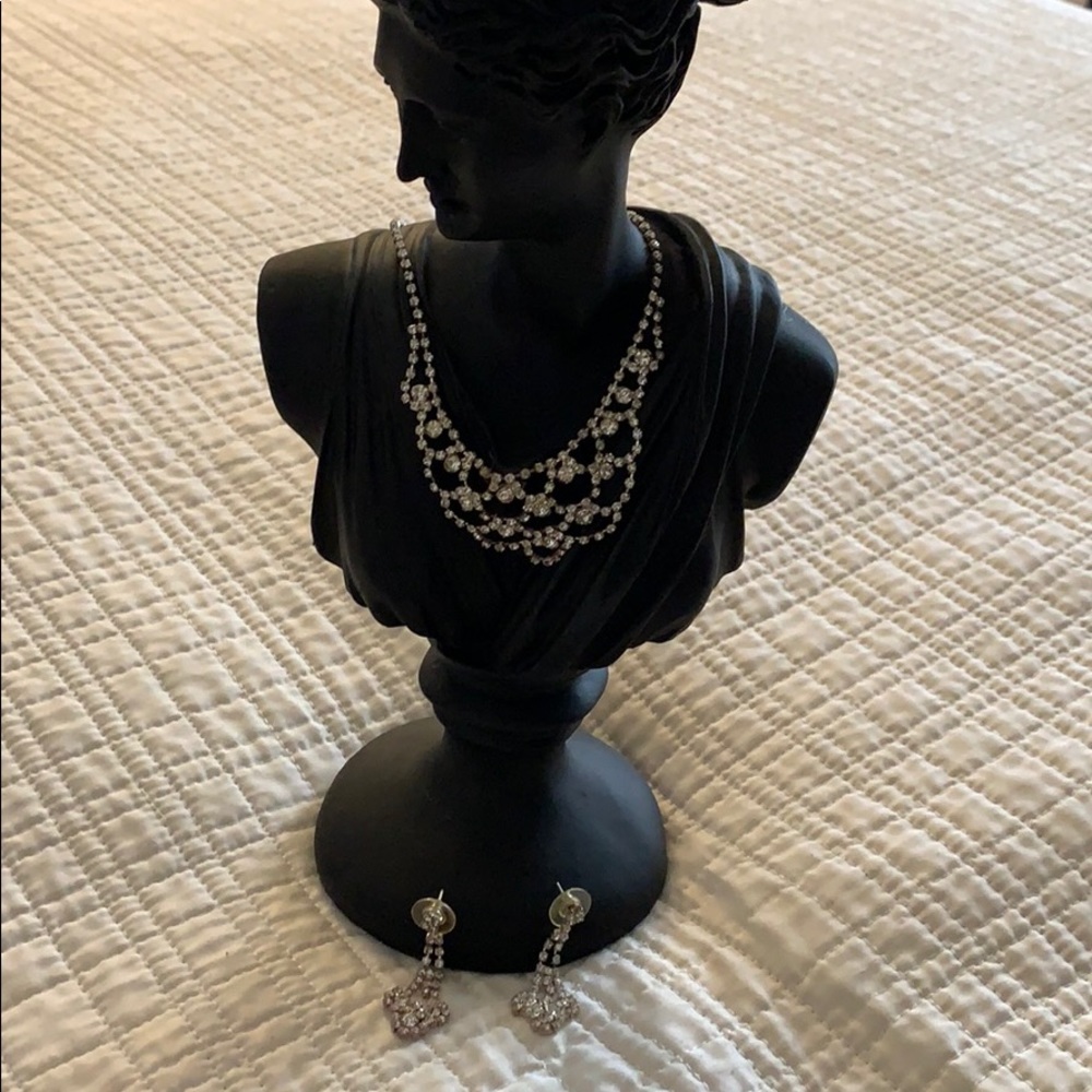 Allegan short necklace and earring set
